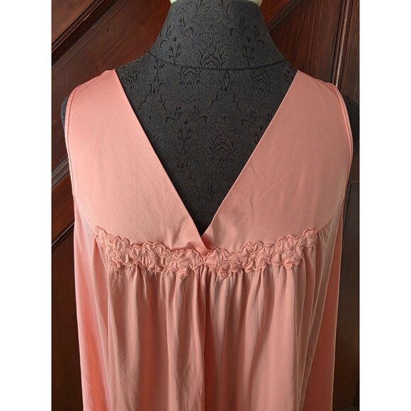 Vanity Fair Womens Pink Nightgown L 100% Nylon V-Neck Sleeveless - Picture 2 of 6